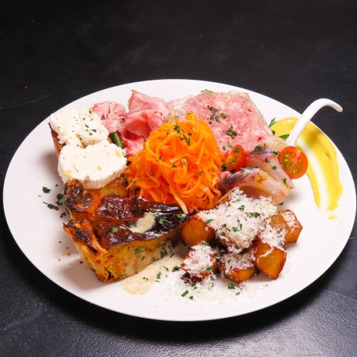 シェフのおすすめ「おまかせ前菜盛り合わせ７種」