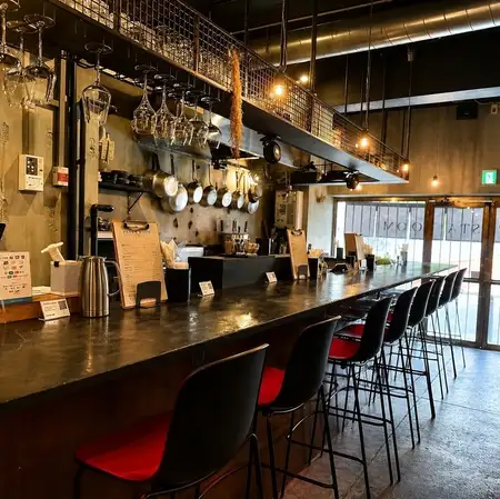 Counter seats overlooking the open kitchen.It's also recommended for dates or solo dinners.