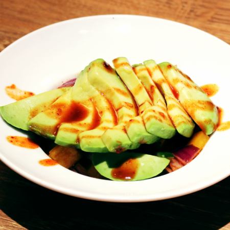 アボカドキムチと彩り野菜のコンカッセ
