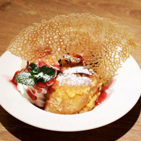 ストロベリーフレンチトーストバニラアイス添え