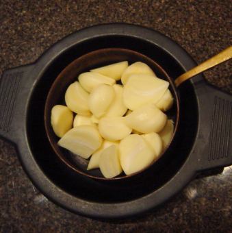 Garlic petit bread grilled (from Aomori)