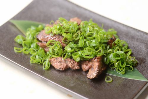 Salt-grilled hakata chicken liver with green onion sesame oil