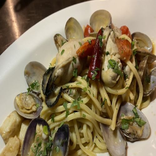 Peperoncino with Oysters, Clams and Cherry Tomatoes