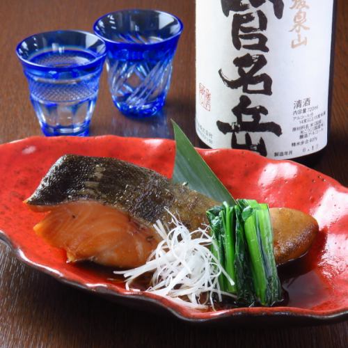 通年楽しめる『銀だらの煮付け』をはじめ、旬魚の煮付けが絶品