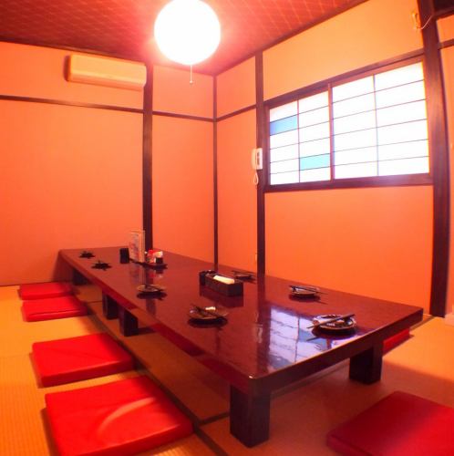 The private tatami room is very popular♪