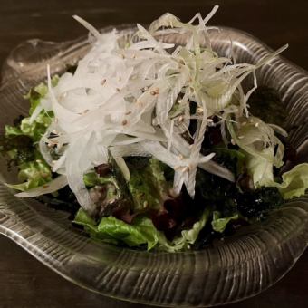 Choreogi salad with lots of green onions