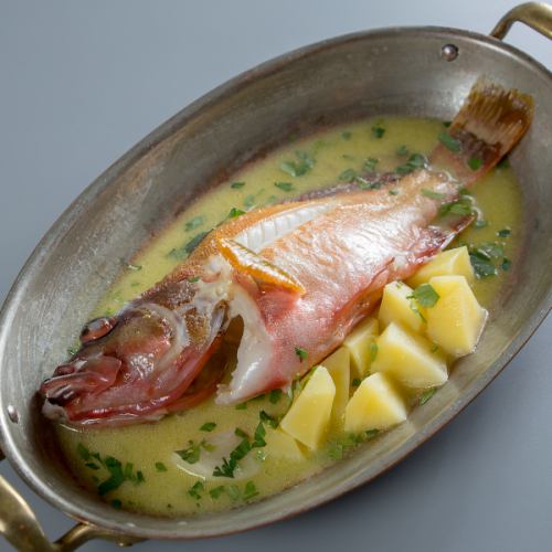 魚を丸ごと1尾使用した料理