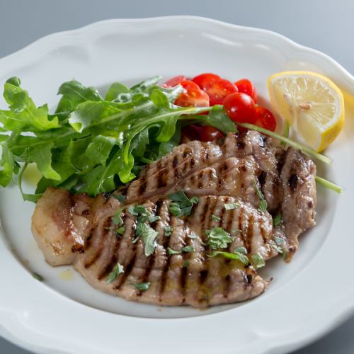 仕入れ状況に応じて、お料理をご提供いたします