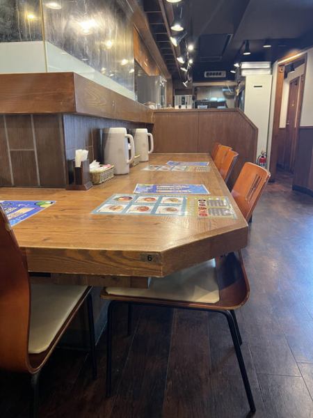 [It's so comfortable that you just want to stay for a long time...] We are conscious of creating such a space.You can enjoy your meal in a bright space.We also have counter seats, so feel free to stop by for lunch.
