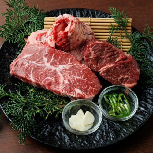 【名物】ステーキ3種盛り