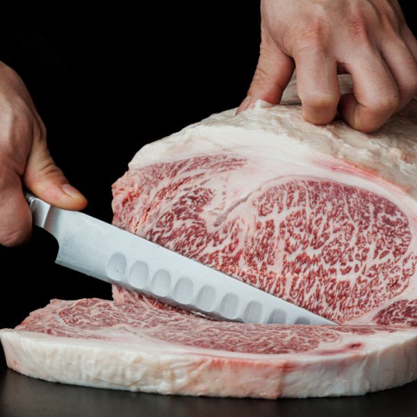 国産を中心とした厳選素材と徹底した衛生管理。贅沢な味わいを存分に楽しめるプレミアムコースをご用意。