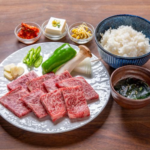 [Limited quantity] Specially selected Wagyu beef set meal