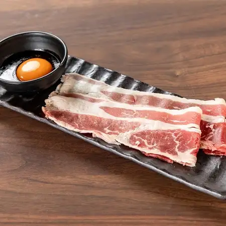 烤牛小排配鸡蛋