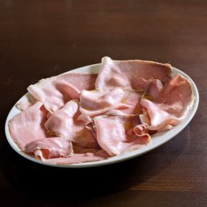 Prosciutto cotto (pork leg ham)