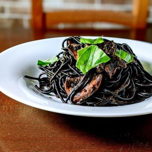 <Popular No. 1> Squid ink pasta made with fresh squid