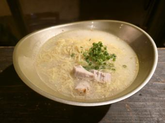 【〆におすすめ！限定10食】鶏塩ラーメン