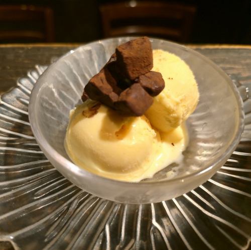 自家製生チョコのせバニラアイス