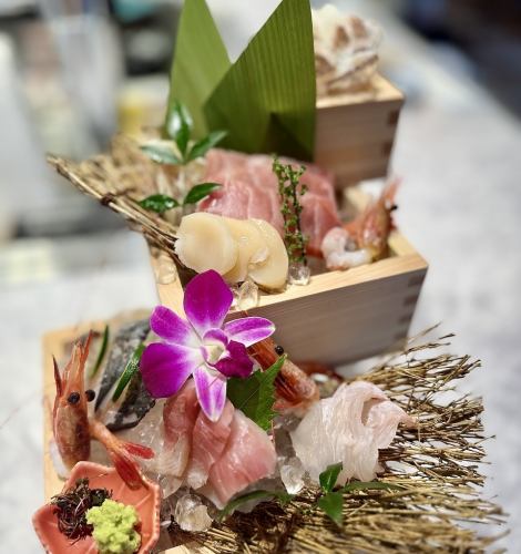 【◇旬の素材を堪能◇】鮮魚を使った料理が自慢。特に「ハシゴ盛り」がおすすめ