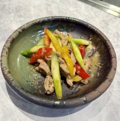 砂肝とアスパラの彩り野菜いため