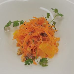 Carrot trape with fresh orange