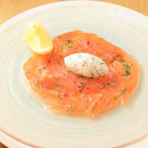 Atsumi Premium Las Salmon Marinated with Dill Cream