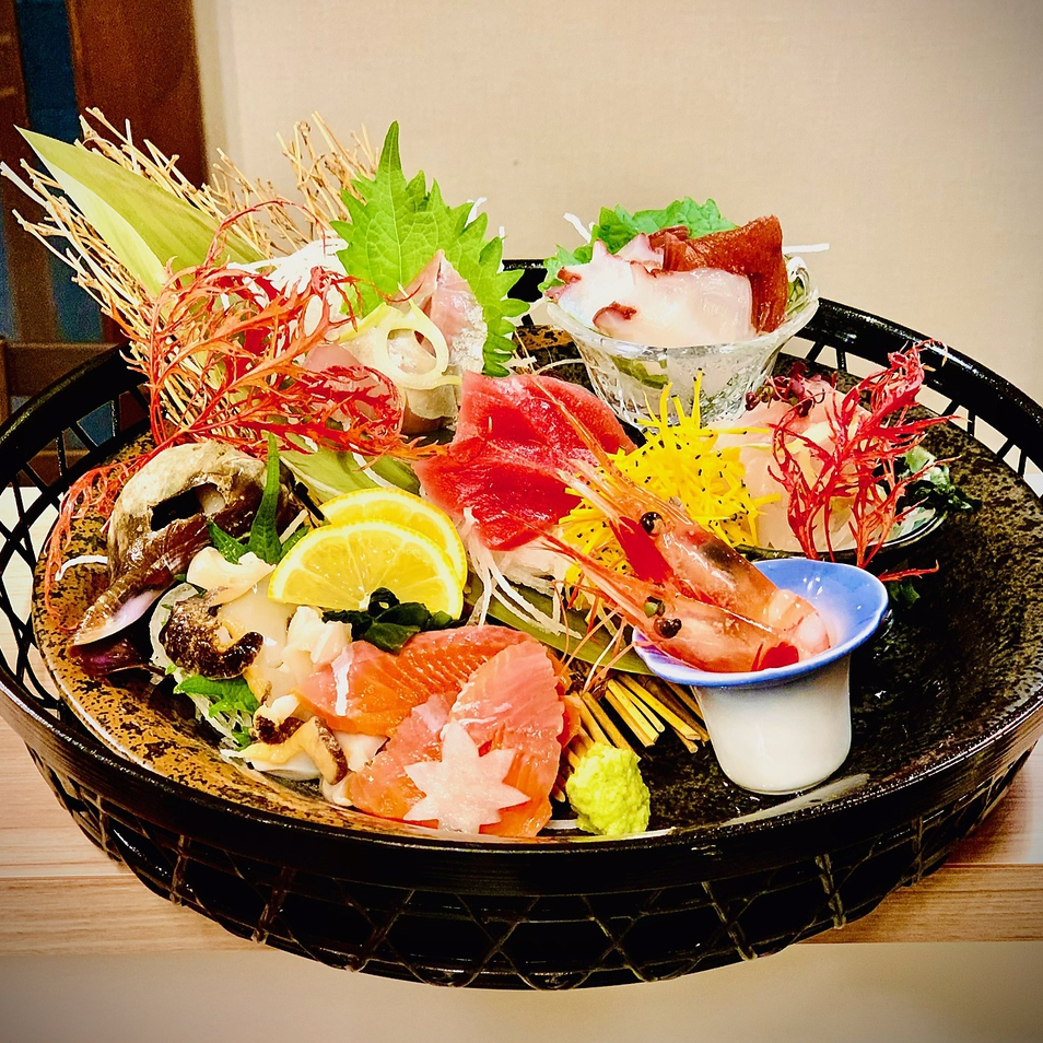 Please spend the overwhelming extraordinary with the proud seafood dishes.