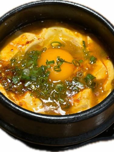 Good evening ♪ It's totochee!
Wow, it's hot 🥵 Too hot!
You have to be prepared to go outside 😅

We are waiting for you in a cool store ❤️

It was hot yesterday too, so the pure tofu was very popular!
Then we had horse sashimi! And for drinks, we had fresh sudachi sour!
There are spicy ones, light ones, and then sour ones.
Monkfish liver with ponzu sauce, tiger pufferfish milt with ponzu sauce, etc.
There are also many refreshing options.
20 raw oysters!

I have only two reservations so I'm pretty busy.
Please come visit us!

We are also slowly making preparations for the Shin-Matsudo Festival.
Totochee's signature cheese and raw oysters can only be served if they are cooked.
The lineup includes items that my children like.
Not in the photo are the fried chicken and frozen chocolate bananas.
However, if the number of people attending the festival is low, the menu will be reduced.
Of course, our store will also be open, so we look forward to your visit.

We look forward to your reservation and visit today!

#Shin-Matsudo #Kashiwa #Matsudo #Nagareyama #Shin-Matsudo gourmet #Shin-Matsudo izakaya #Shin-Matsudo all-you-can-drink #Shin-Matsudo roast beef #Shin-Matsudo lunch #Shin-Matsudo dinner #Sashimi #Shin-Matsudo oysters #Birthday #Non-smoking #Smoking allowed on the terrace #Separate smoking areas #Italian #Dogs allowed on the terrace #Good for dates #Stylish izakaya #Wine bar #Cheese fondue #Shin-Matsudo cheese
#Raclette cheese #Paella #Fruit dishes #Shin-Matsudo Festival