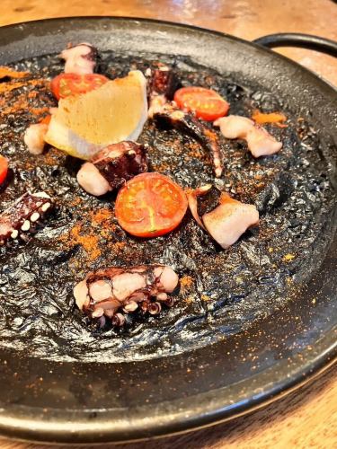 Good evening ♪
This is totochee!

4 reservations today!
There are still seats available!

New menu item: Squid ink paella❤️

Spanish omelette ❤️

totochee hamburger ❤️

And our top recommendation! Raw oysters for 350 yen!

You can also grill or steam it (450 yen).

We look forward to your visit ♪

#Shin-Matsudo #Kashiwa #Matsudo #Nagareyama #Shin-Matsudo gourmet #Shin-Matsudo izakaya #Shin-Matsudo all-you-can-drink #Shin-Matsudo roast beef #Shin-Matsudo lunch #Shin-Matsudo dinner #Sashimi #Shin-Matsudo oysters #Birthday #Non-smoking #Smoking allowed on the terrace #Separate smoking areas #Italian #Dogs allowed on the terrace #Date #Stylish izakaya #Wine bar #Cheese fondue #Shin-Matsudo date #Shin-Matsudo lunch #Shin-Matsudo dinner #Matsudo gourmet #Shin-Matsudo cheese #Matsudo cheese