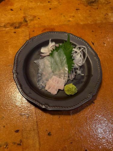 こんばんは♪totocheeです！

12日はバタバタですいませんでした！
さてさて本日13日！
お昼にジュラシックワールド観てきました！
ワイルドでした！

市場が休みなので昨日と同じ仕入れ！
ヒラメがおすすめです〜( ˊ̱˂˃ˋ̱ )
エンガワこりこりでおいし〜

フルーツは無花果！
天ぷらが美味しい〜
はちみつつけてペロリ！

ブラッターチーズと合わせても美味❤️

オーブンでゴルゴンゾーラチーズと合わせても美味❤️

フルーツスパークリング
マンゴー、巨峰、桃がございます♪
オシャレに乾杯🥂

今日も沢山のご来店お待ちしております♪

#新松戸#柏#松戸＃流山＃新松戸グルメ#新松戸居酒屋#新松戸飲み放題#新松戸ローストビーフ＃新松戸ランチ#新松戸ディナー＃#刺身＃新松戸牡蠣#誕生日＃禁煙#テラス喫煙可#分煙#イタリアン＃テラス犬ok#デート#オシャレ居酒屋#ワインバル#チーズフォンデュ#新松戸デート#新松戸ランチ#新松戸ディナー#松戸グルメ#新松戸チーズ#松戸チーズ#無花果#巨峰#ひらめ