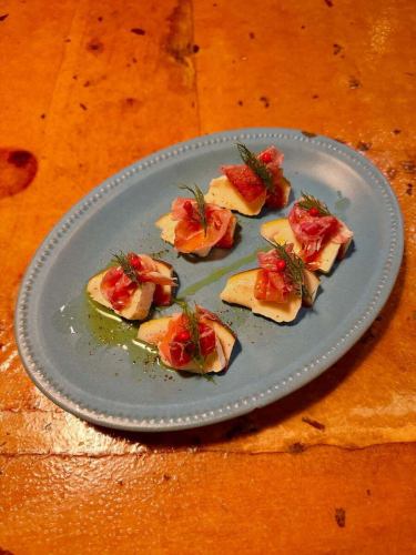 こんばんは♪totocheeです！

12日はバタバタですいませんでした！
さてさて本日13日！
お昼にジュラシックワールド観てきました！
ワイルドでした！

市場が休みなので昨日と同じ仕入れ！
ヒラメがおすすめです〜( ˊ̱˂˃ˋ̱ )
エンガワこりこりでおいし〜

フルーツは無花果！
天ぷらが美味しい〜
はちみつつけてペロリ！

ブラッターチーズと合わせても美味❤️

オーブンでゴルゴンゾーラチーズと合わせても美味❤️

フルーツスパークリング
マンゴー、巨峰、桃がございます♪
オシャレに乾杯🥂

今日も沢山のご来店お待ちしております♪

#新松戸#柏#松戸＃流山＃新松戸グルメ#新松戸居酒屋#新松戸飲み放題#新松戸ローストビーフ＃新松戸ランチ#新松戸ディナー＃#刺身＃新松戸牡蠣#誕生日＃禁煙#テラス喫煙可#分煙#イタリアン＃テラス犬ok#デート#オシャレ居酒屋#ワインバル#チーズフォンデュ#新松戸デート#新松戸ランチ#新松戸ディナー#松戸グルメ#新松戸チーズ#松戸チーズ#無花果#巨峰#ひらめ
