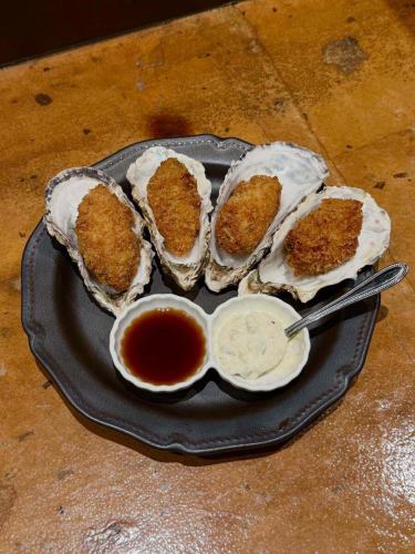 こんばんは〜totocheeです!
12月になりましたー
もうすぐ今年も終わりー
忘年会シーズン!沢山ご予約頂いております♪
平日はまだ30人迄貸切ができる日沢山ありますので
是非ご相談ください〜
早めの2次会会場も抑えましょう!
さて
本日は究極の鯛飯!
白エビとタイの旨みが爆発!
是非食べてみてください!
牛ユッケはうまうま〜
トロトロ〜
自家製のタレを絡めてお召し上がりください!
そしてカキフライ!
サクサク衣にジューシーな牡蠣の旨みが閉じ込めてあり
一口齧れば幸せいっぱい❤️
ビールで流し込みましょう〜🍺
では
ご来店、ご予約お待ちしております!
#新松戸#柏#松戸#流山#新松戸グルメ#新松戸居酒屋#新松戸飲み放題#新松戸ローストビーフ#新松戸ランチ#新松戸ディナー##刺身#新松戸牡蠣#誕生日#禁煙#テラス喫煙可#分煙#イタリアン#テラス犬ok#デート#オシャレ居酒屋#ワインバル#チーズフォンデュ#新松戸デート#新松戸ランチ#新松戸ディナー#松戸グルメ#新松戸チーズ
#ペローニ#新松戸ビール#新松戸忘年会#新松戸貸し切り#松戸ラクレット#新松戸宴会30人#パエリア
#究極の鯛飯