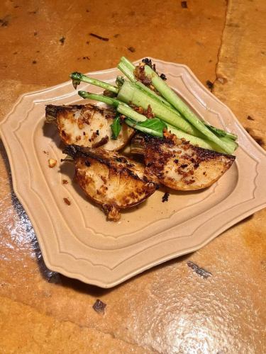 안녕하세요 ~ totochee입니다!
오늘은 엄청난 샘! 🥶
굴 마미레 냄비, 오리 샤브가 최근 잘 나오네요( ˊ̱˂˃ˋ̱ )
그럼
카부 새끼는 어떻습니까?
마늘 멸치 상상한 것만으로 맥주 갈 수 있습니다 🍺
칼리 주워!

그리고 이쪽도 잘 나온다 ~
통풍 치즈 그라탕!
아무튼 맛있지만 🤤
토로토로~ 따끈따끈~ 꼭 꼭~

그리고 그리고
오늘부터 몰래 Uber 시작했습니다!
100% 패티가 좋다! 햄버거!
부드러움이 맛있다! 사가 리버거!
가게에서도 인기! 한장 고기의 토토 치키 버거!
저온 요리로 가득! 로스트 비프 버거!
2 일간 준비! 홀로 홀로 고기의 푸드 포크 & 쇠고기 버거!

아무도 맛있게 만들었습니다!

점심 식사는 2 월부터 시작됩니다.
테이블의 태피스트리 등을 아직 할 수 없어 😅
메뉴도 퍼트에 박히거나
할 일이 가득 찼습니다. 😅

야간 투입도 손을 빠지지 않기 때문에
즐기면서 준비하고 싶습니다 ❤️

가게에서는 치즈 버거 패티
또 한 장 무료 서비스도 할 예정! (기본적으로)

그래서 기대하십시오!

#신마쓰도 선술집 #신마쓰도 햄버거 #신마쓰도 치즈