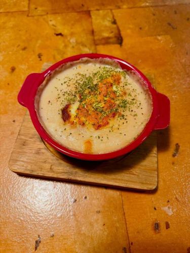 안녕하세요 ~ totochee입니다!
오늘은 엄청난 샘! 🥶
굴 마미레 냄비, 오리 샤브가 최근 잘 나오네요( ˊ̱˂˃ˋ̱ )
그럼
카부 새끼는 어떻습니까?
마늘 멸치 상상한 것만으로 맥주 갈 수 있습니다 🍺
칼리 주워!

그리고 이쪽도 잘 나온다 ~
통풍 치즈 그라탕!
아무튼 맛있지만 🤤
토로토로~ 따끈따끈~ 꼭 꼭~

그리고 그리고
오늘부터 몰래 Uber 시작했습니다!
100% 패티가 좋다! 햄버거!
부드러움이 맛있다! 사가 리버거!
가게에서도 인기! 한장 고기의 토토 치키 버거!
저온 요리로 가득! 로스트 비프 버거!
2 일간 준비! 홀로 홀로 고기의 푸드 포크 & 쇠고기 버거!

아무도 맛있게 만들었습니다!

점심 식사는 2 월부터 시작됩니다.
테이블의 태피스트리 등을 아직 할 수 없어 😅
메뉴도 퍼트에 박히거나
할 일이 가득 찼습니다. 😅

야간 투입도 손을 빠지지 않기 때문에
즐기면서 준비하고 싶습니다 ❤️

가게에서는 치즈 버거 패티
또 한 장 무료 서비스도 할 예정! (기본적으로)

그래서 기대하십시오!

#신마쓰도 선술집 #신마쓰도 햄버거 #신마쓰도 치즈