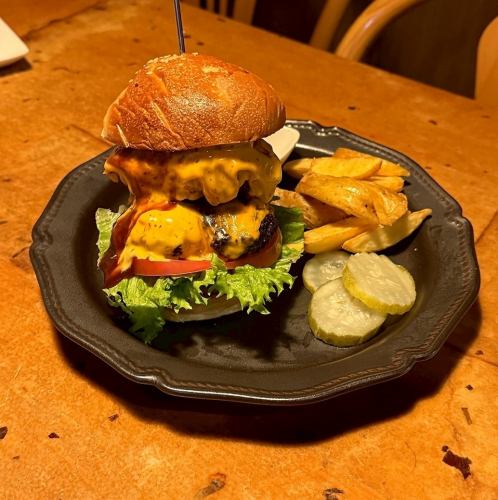 100%纯牛肉芝士汉堡