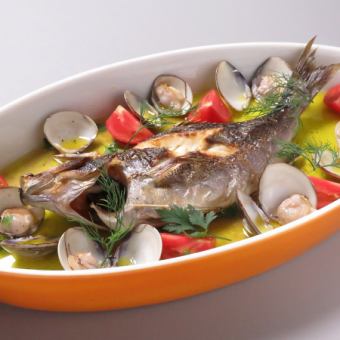 イサキとハマグリのアクアパッツァ