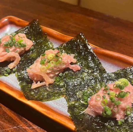 (韓国のり)ネギトロたくあんカナッペ