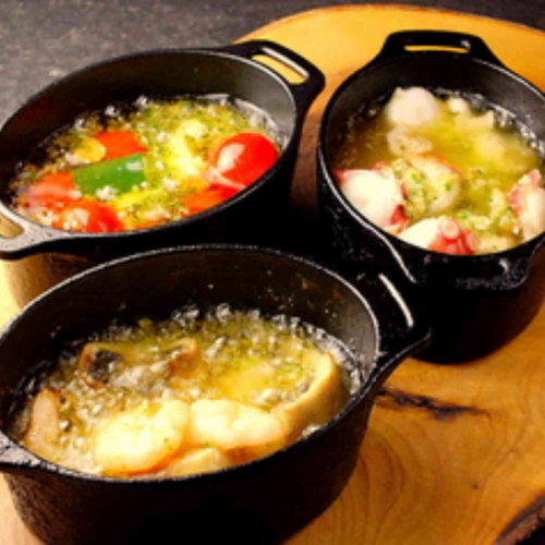 『味噌アヒージョ』エビとマッシュルーム