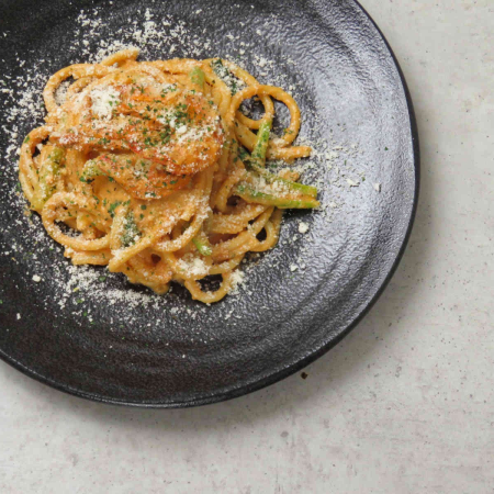 有頭エビのトマトクリームのパスタ