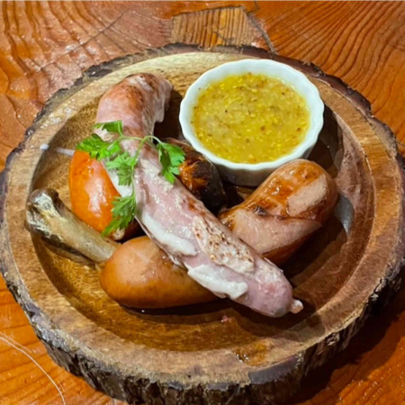 燻製ソーセージ盛り合わせ