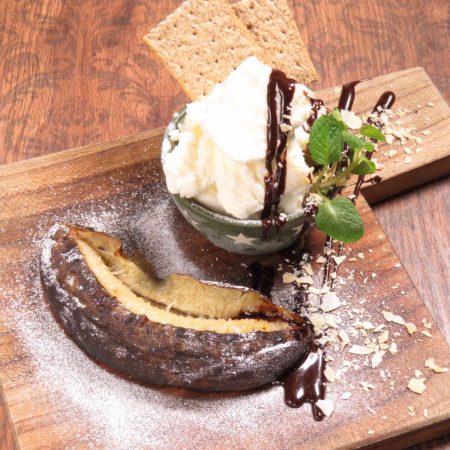 マルゴリ君が好きな窯焼きバナナ/ゴリ美ちゃんピザ　～デザートピザ～