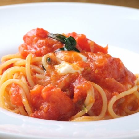 [スパゲッティ]　フレッシュトマト＆バジル＆水牛モッツァレラ