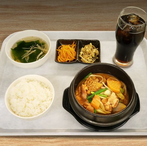 ホルモン鍋定食(ランチ11時～15時)※ネット予約受け付けておりません