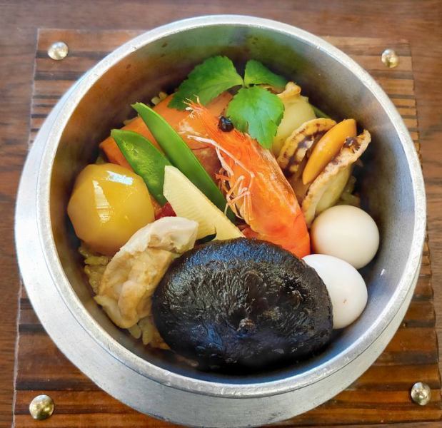 山木釜飯 *單品（附湯和泡菜）