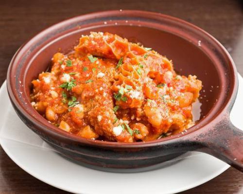 Tomato stew with tripe and white beans