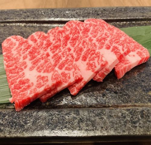 きめ細かいサシの入った上質なお肉をご提供♪