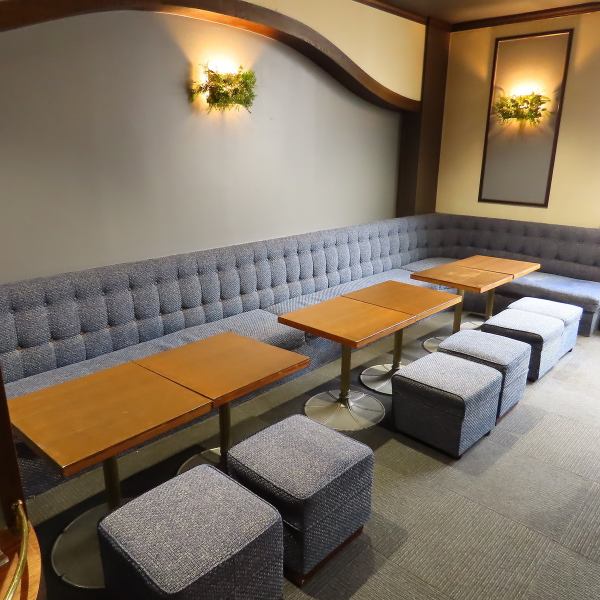 [Large groups and private use are also available] We also have sofa seats where you can relax! It's perfect for chatting with friends and colleagues! Large groups are welcome! We also accept private reservations for groups of 30 or more. Please feel free to contact us with any other details, such as the number of people and your budget!