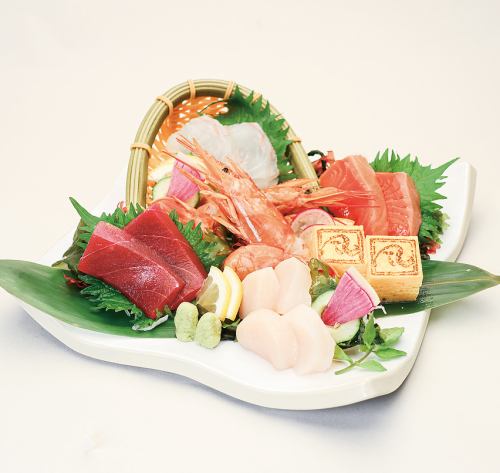 Assorted seasonal sashimi (1 serving)