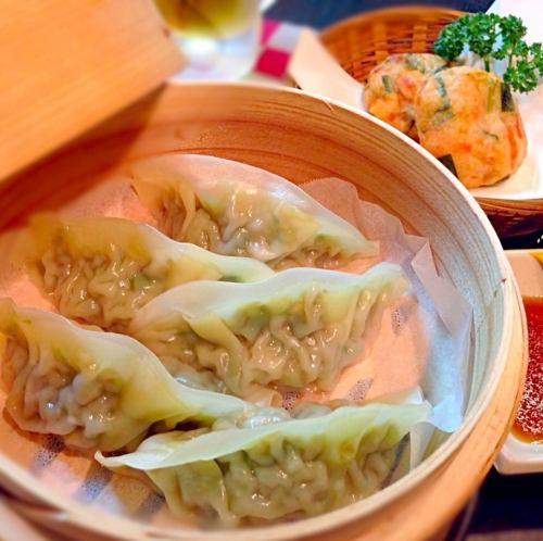 【名物の手作りぎょうざ】焼き・蒸し・スープの3種の調理法♪