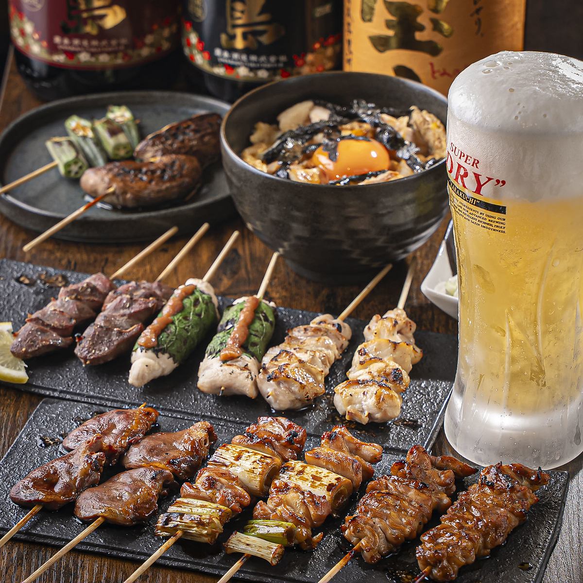 旬の食材を炭火で丁寧に焼き上げる、仲間と集う宇治の焼き鳥処