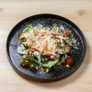半熟卵のシーザーサラダ